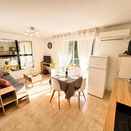 L'echappee Verte - T2 - Confort -piscine - Tennis- Parking - Climatisation - Sudsejourconciergerie דירה *