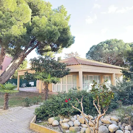 L'echappee Verte - T2 - Confort -piscine - Tennis- Parking - Climatisation - Sudsejourconciergerie דירה